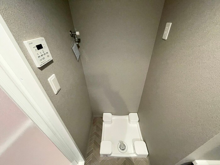 物件内観写真18　(洗濯機置場)