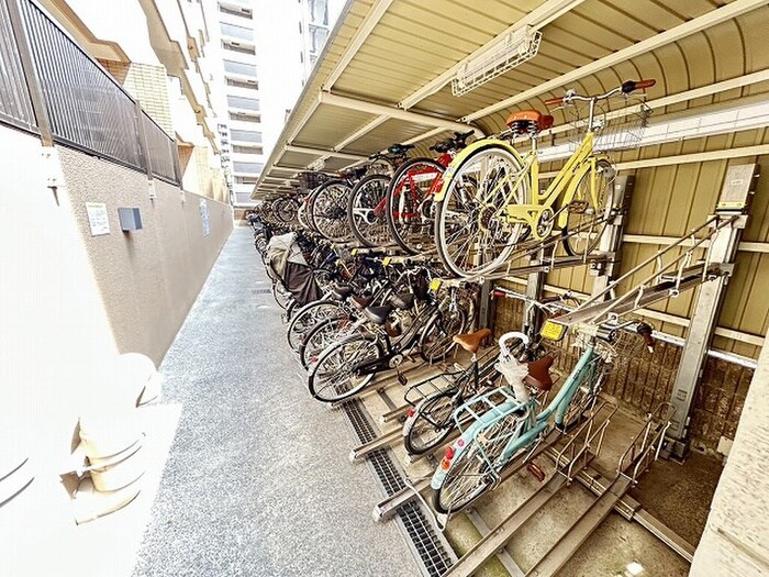 物件外観写真2　(駐輪場)