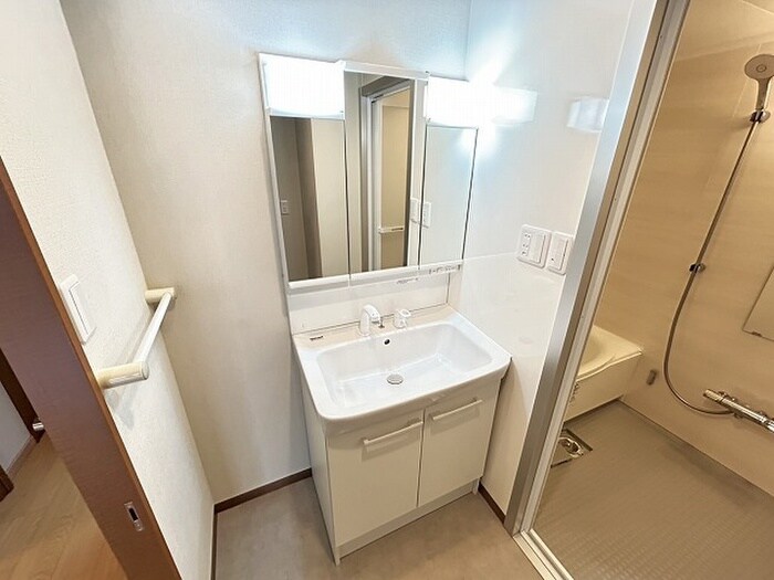 物件内観写真15　(洗面)