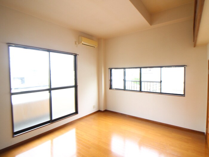 物件内観写真9　(居室)