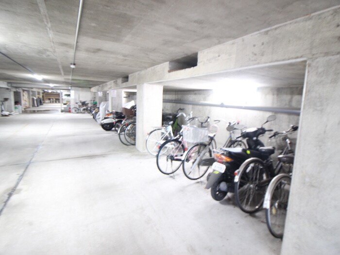物件外観写真6　(駐輪場)