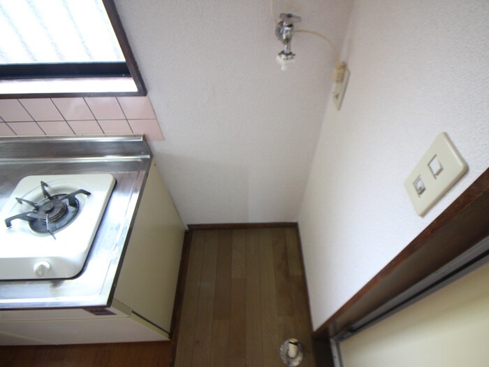 物件内観写真14　(洗濯機置場)