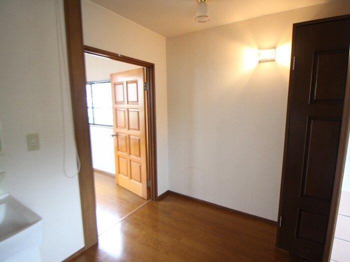 物件内観写真17　(廊下)