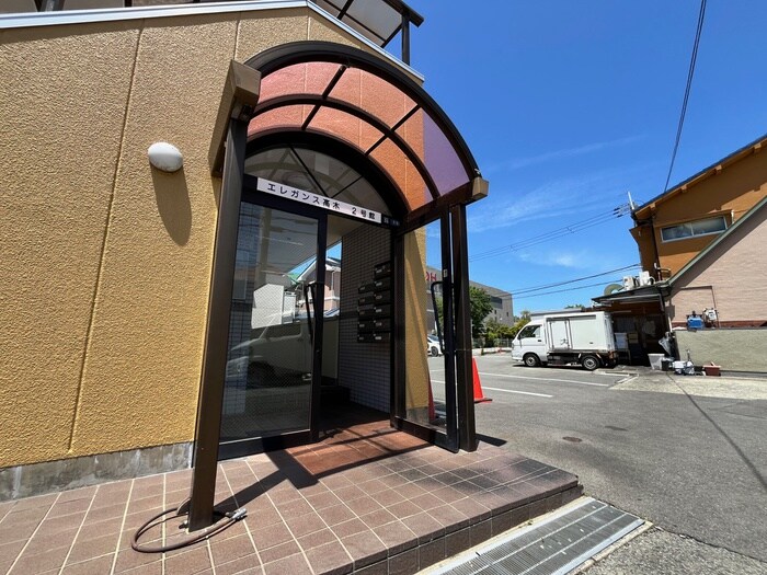 物件外観写真4　(エントランス部分)