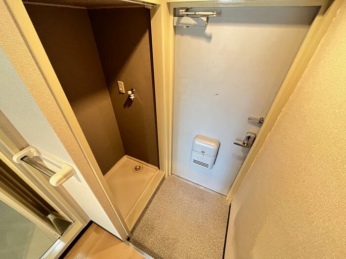 物件内観写真13　(玄関)