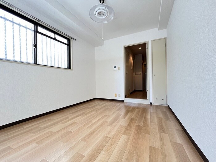 物件内観写真15　(居室)