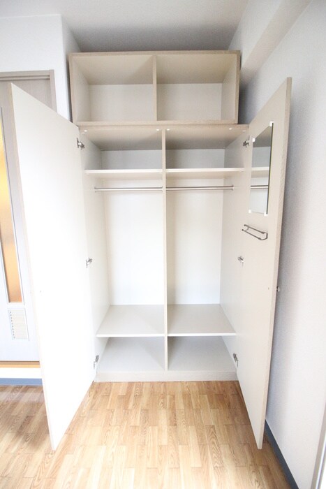 物件内観写真13　(収納)