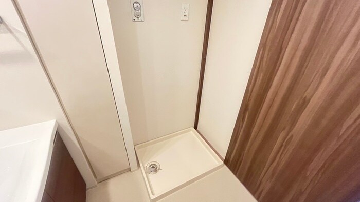 物件内観写真10　(洗濯機置場)