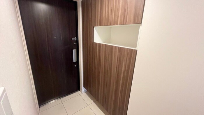 物件内観写真13　(玄関)
