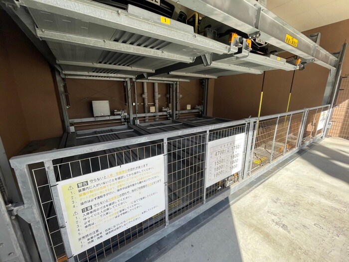 物件外観写真4　(駐車場)