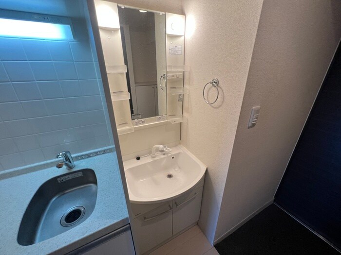 物件内観写真11　(洗面)