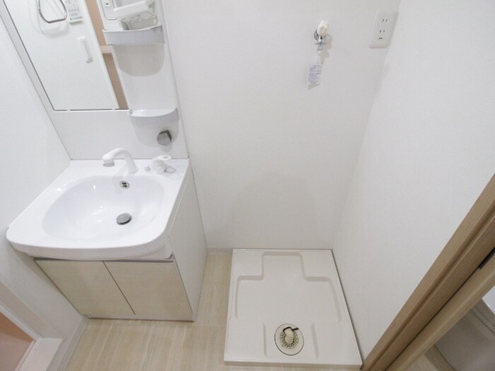 物件内観写真13　(洗濯機置場)