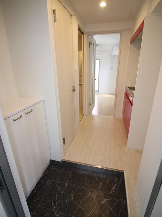 物件内観写真7　(玄関)