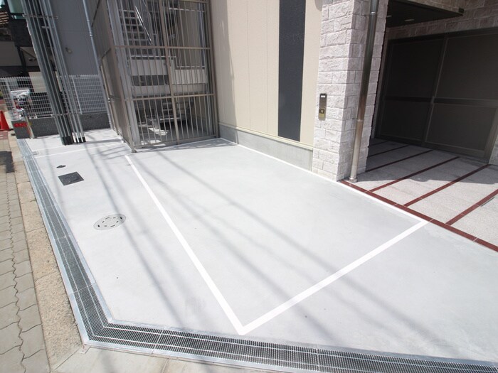 物件外観写真5　(駐車場)