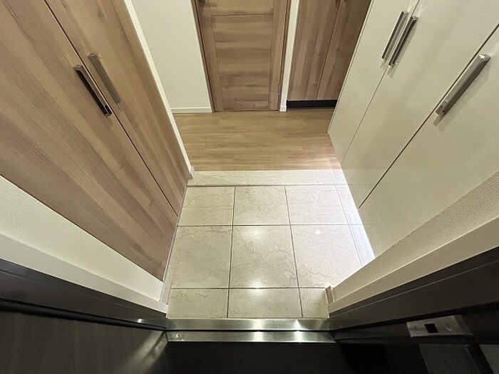 物件内観写真19　(玄関)