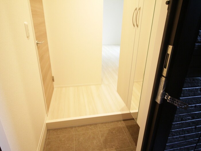 物件内観写真20　(廊下)