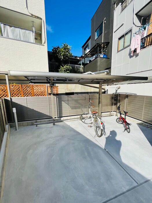 物件外観写真5　(駐輪場)