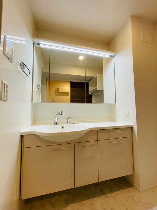 物件内観写真12　(洗面)