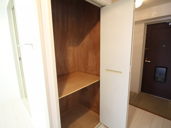 物件内観写真15　(靴箱)