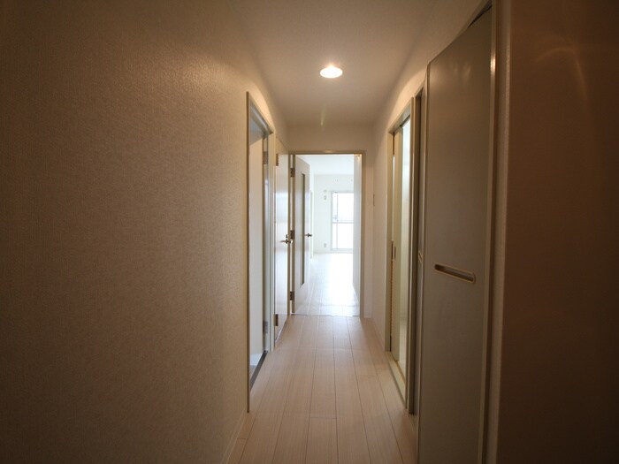 物件内観写真19　(廊下)