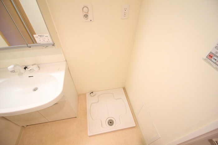 物件内観写真15　(洗濯機置場)