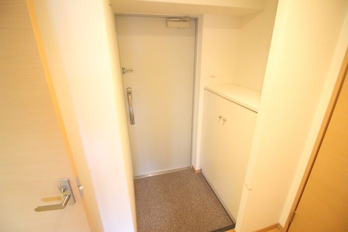 物件内観写真17　(玄関)
