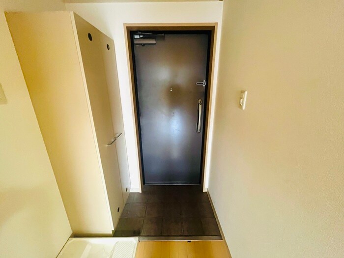 物件内観写真14　(玄関)