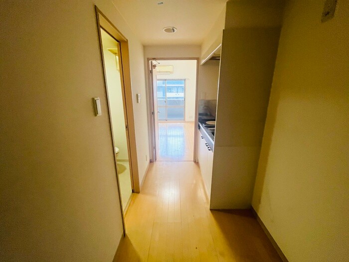 物件内観写真16　(廊下)