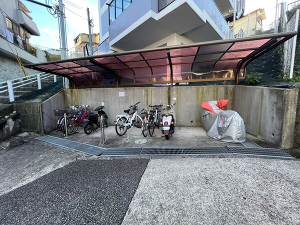 バイク置き場