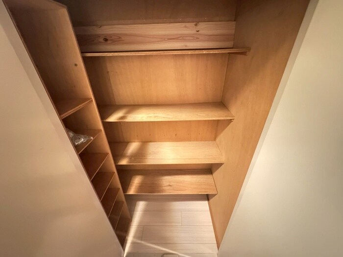 物件内観写真13　(収納)