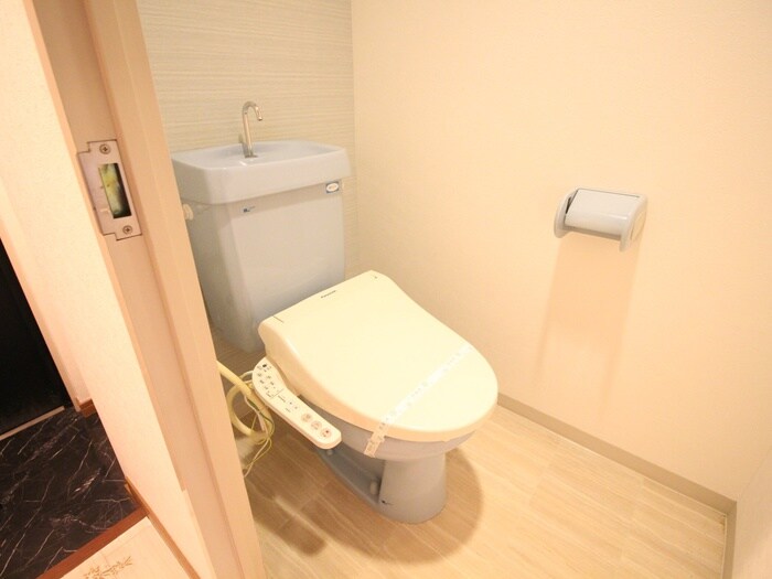 物件内観写真14　(トイレ)