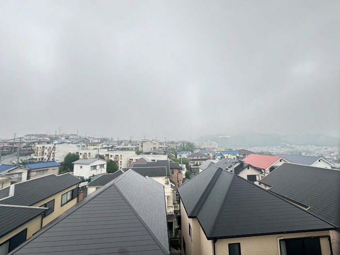 物件内観写真16　(室内からの展望)