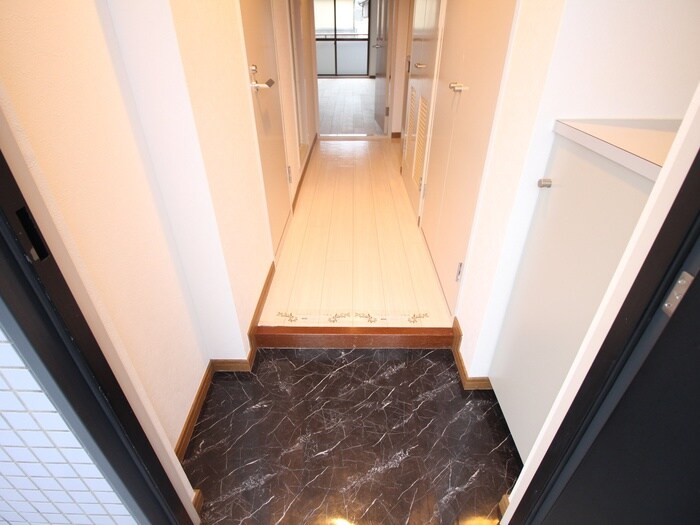 物件内観写真17　(玄関)