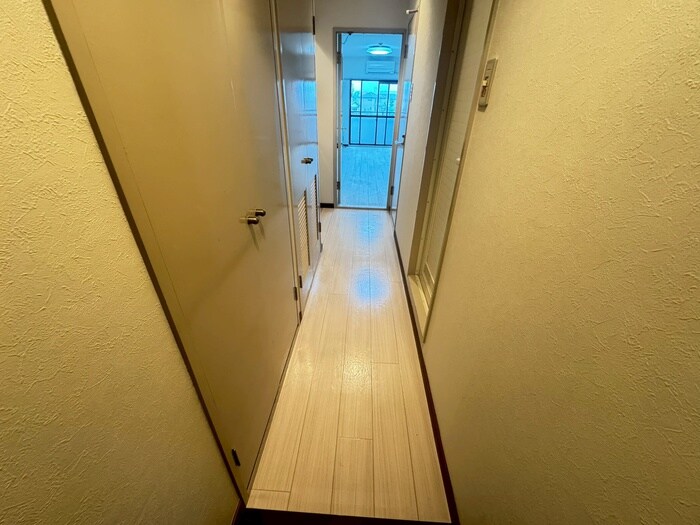 物件内観写真18　(廊下)