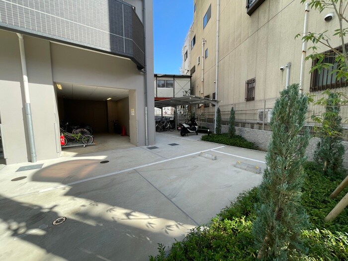 物件外観写真4　(駐車場)