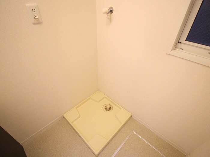 物件内観写真14　(洗濯機置場)