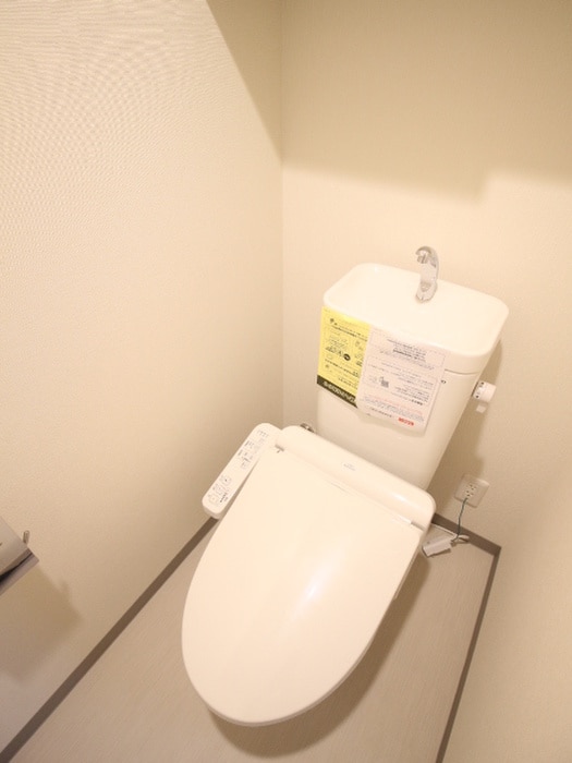 物件内観写真8　(トイレ)