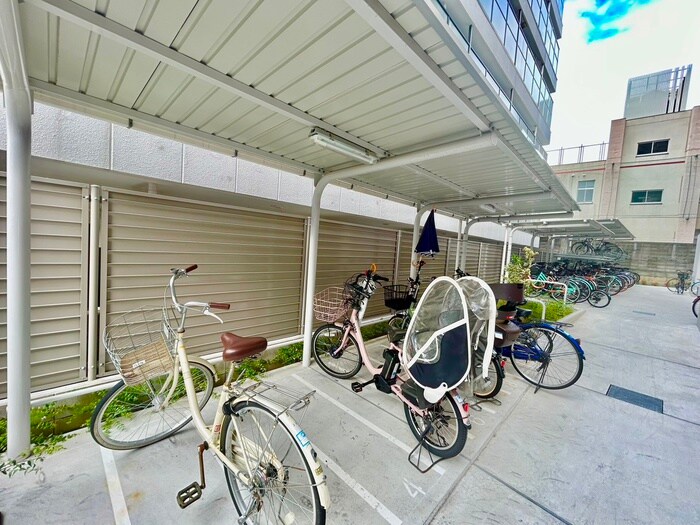 物件外観写真5　(駐輪場)