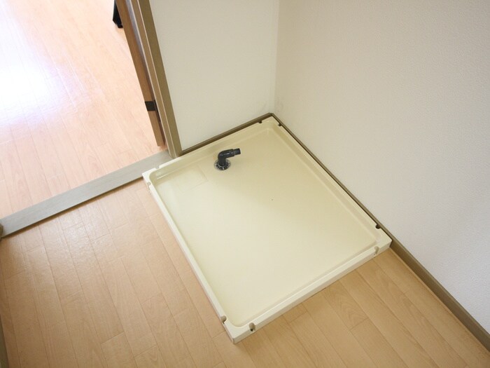 物件内観写真13　(洗濯機置場)