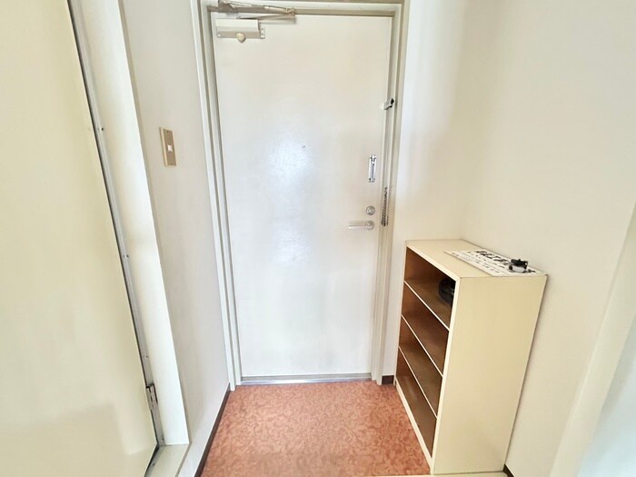 物件内観写真13　(玄関)