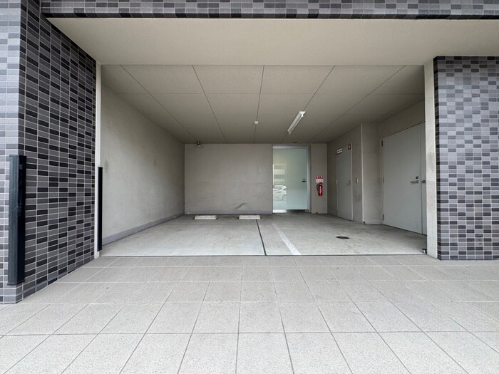 物件外観写真6　(駐車場)