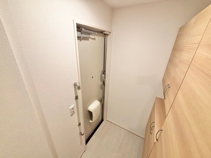 物件内観写真7　(玄関)