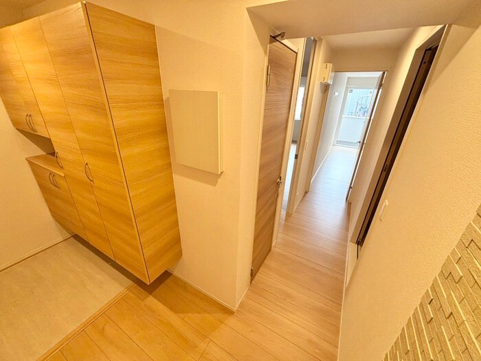 物件内観写真9　(廊下)