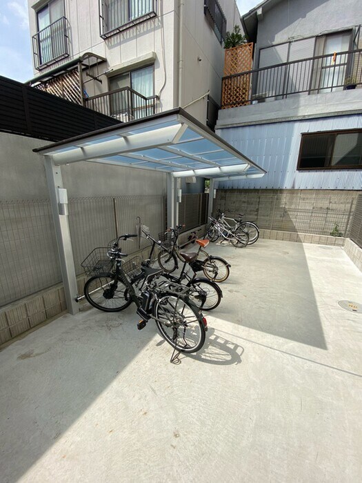 物件外観写真3　(駐輪場)