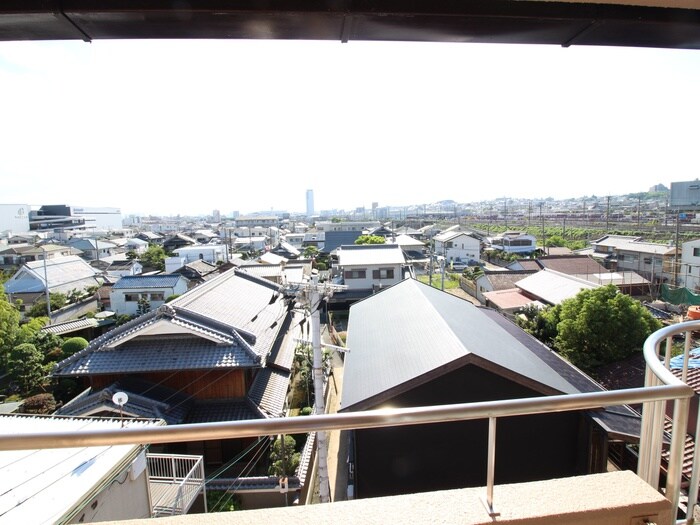 物件内観写真16　(室内からの展望)