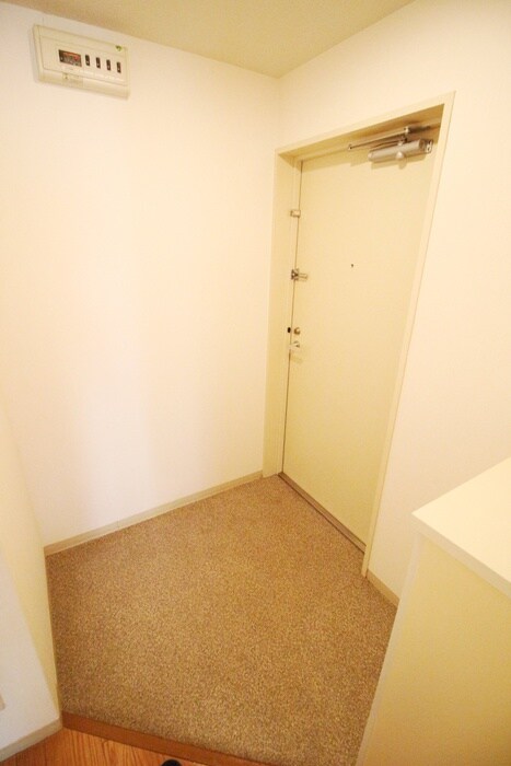 物件内観写真17　(玄関)