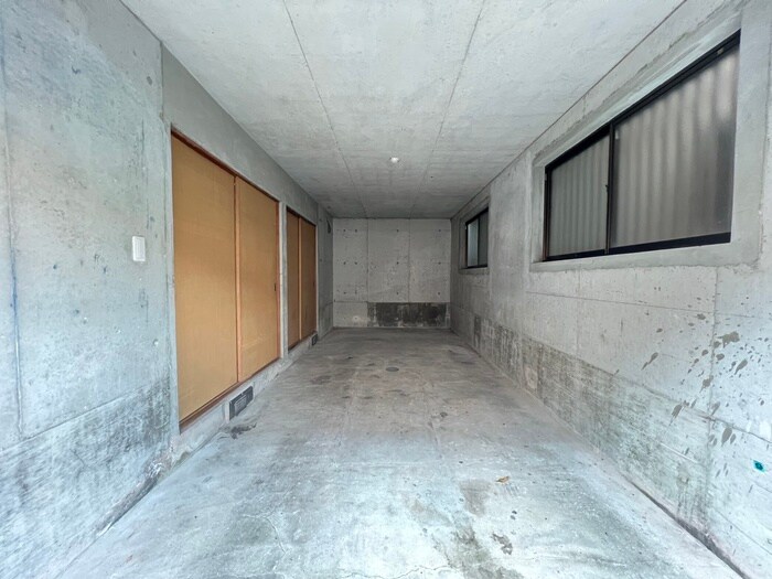 物件外観写真2　(駐車場)