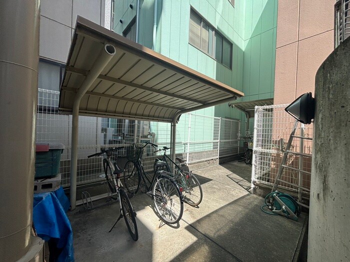 物件外観写真6　(駐輪場)