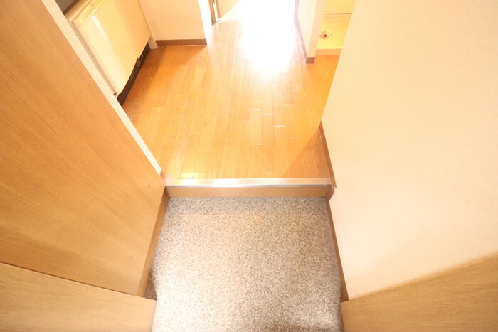 物件内観写真17　(玄関)