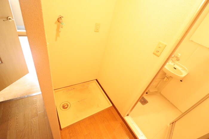 物件内観写真20　(洗濯機置場)